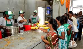 ಇಂದಿರಾ ಕ್ಯಾಂಟೀನ್ ನಲ್ಲಿ ಫುಡ್ ಪ್ಯಾಕೇಟ್ ವಿತರಣೆ: ಕೊರೊನಾ ನಿರ್ವಹಣೆಗಾಗಿ ಜಿಲ್ಲಾ ಉಸ್ತುವಾರಿ ಸಚಿವರಿಗೆ ಜವಾಬ್ದಾರಿ ನೀಡಲು ಸಂಪುಟದಲ್ಲಿ ಮಹತ್ವದ ತೀರ್ಮಾನ